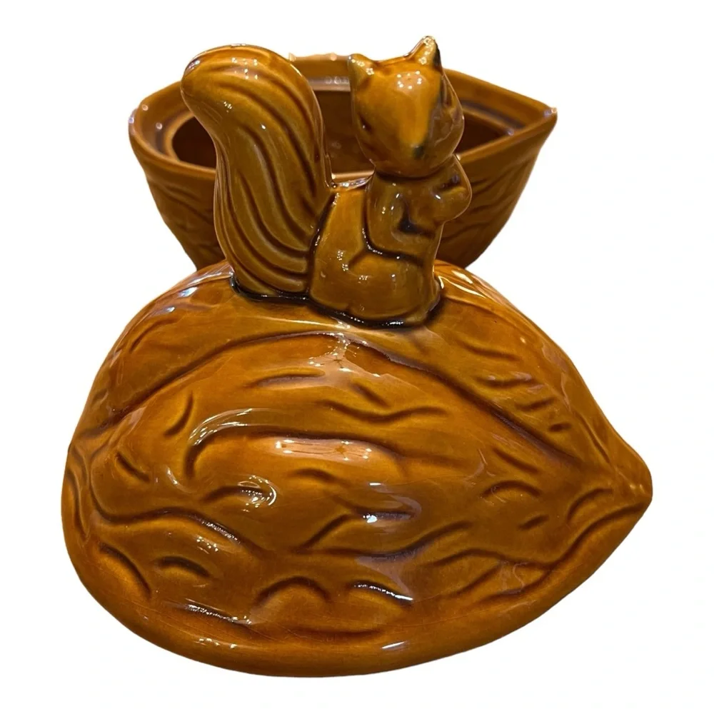 Squirrel on A Walnut VTG MCM Candy Dish Nut Dish Trinket Box R.O.C. Taiwan